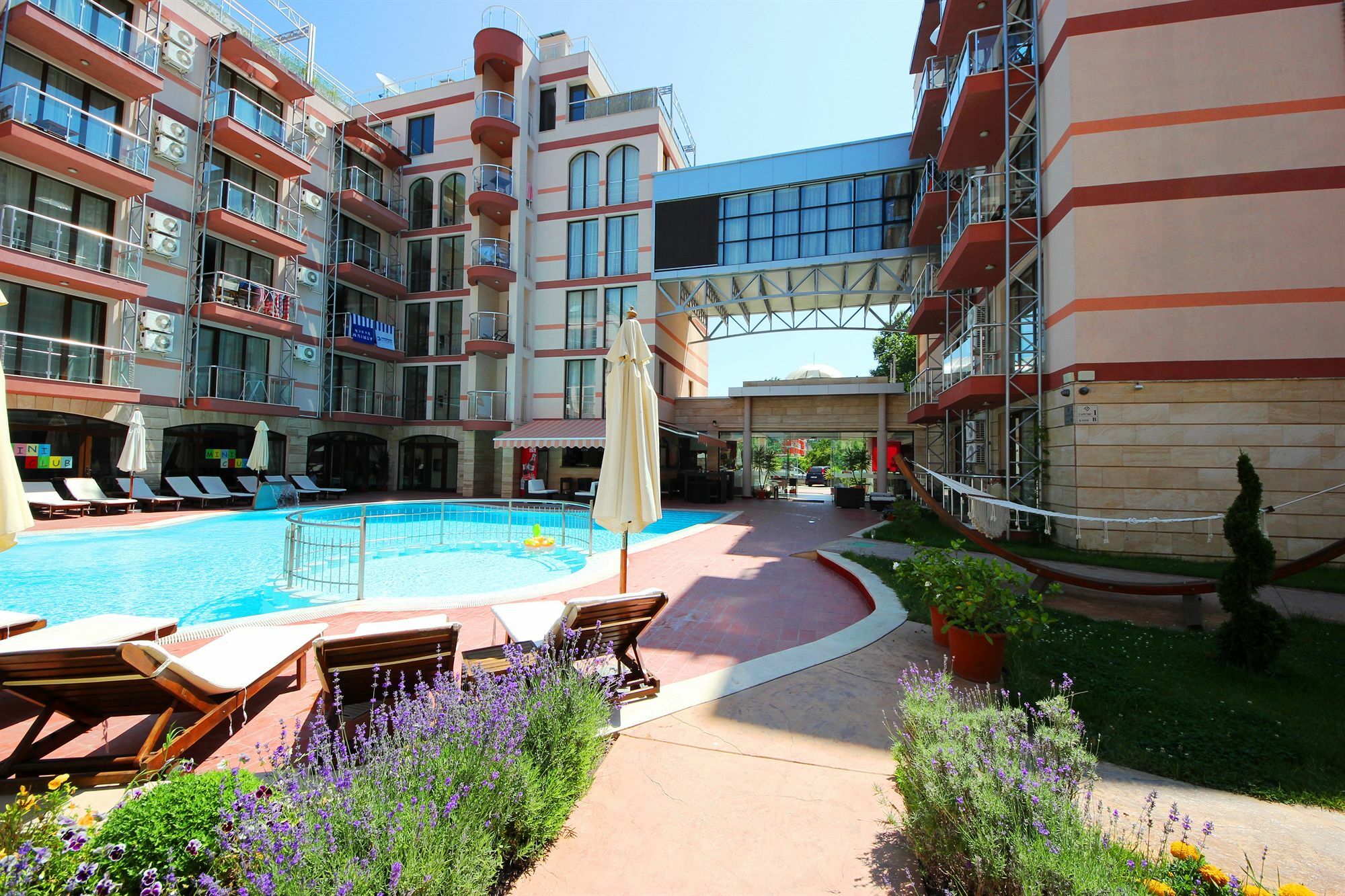 Menada Tarsis Apartments Sunny Beach Exterior photo